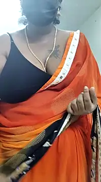 Snapshot of poojaa-rani chatting on March 19, 10:42 pm poojaa-rani online show from March 19, 10:42 pm