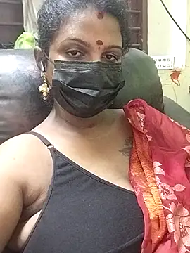 Snapshot of poojaa-rani chatting on November 1, 6:57 pm poojaa-rani online show from November 1, 6:57 pm