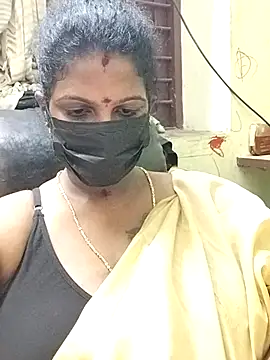 Snapshot of poojaa-rani chatting on November 4, 5:17 pm poojaa-rani online show from November 4, 5:17 pm