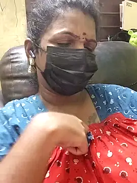 Snapshot of poojaa-rani chatting on November 19, 6:08 pm poojaa-rani online show from November 19, 6:08 pm