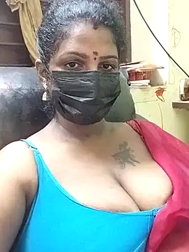 Snapshot of poojaa-rani chatting on November 7, 6:12 pm poojaa-rani online show from November 7, 6:12 pm