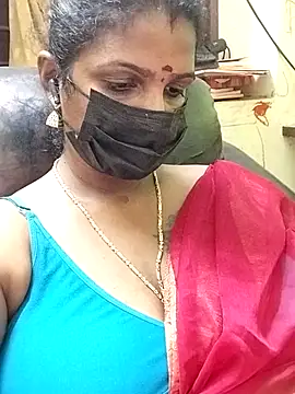 Snapshot of poojaa-rani chatting on November 13, 5:50 pm poojaa-rani online show from November 13, 5:50 pm