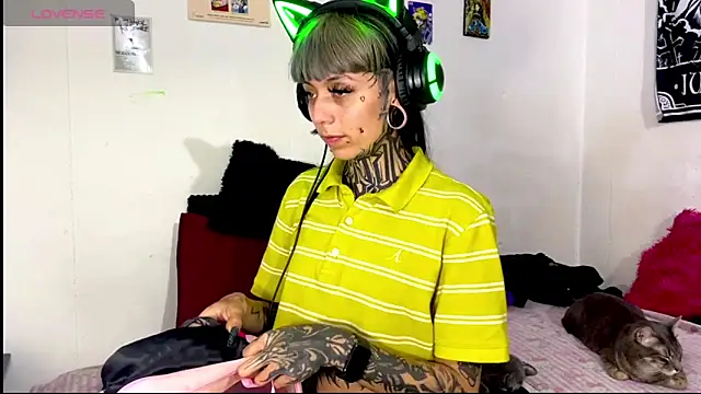 d3m0ny0 0 online show from March 28, 6:47 am