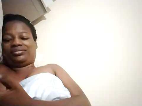 Snapshot of sexylira chatting on February 8, 8:56 am sexylira online show from February 8, 8:56 am