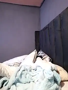 Snapshot of sexylira chatting on October 3, 10:28 am sexylira online show from October 3, 10:28 am