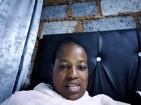 Snapshot of sexylira chatting on April 19, 6:10 pm sexylira online show from April 19, 6:10 pm