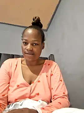 Snapshot of sexylira chatting on February 2, 10:36 am sexylira online show from February 2, 10:36 am