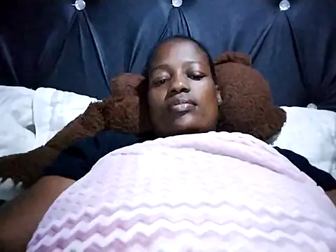 Snapshot of sexylira chatting on April 18, 4:20 pm sexylira online show from April 18, 4:20 pm