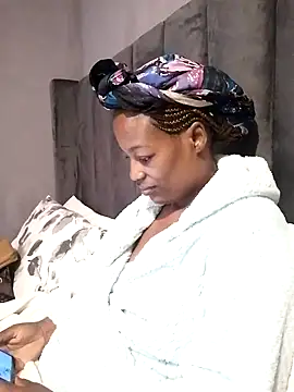 Snapshot of sexylira chatting on October 1, 7:13 am sexylira online show from October 1, 7:13 am