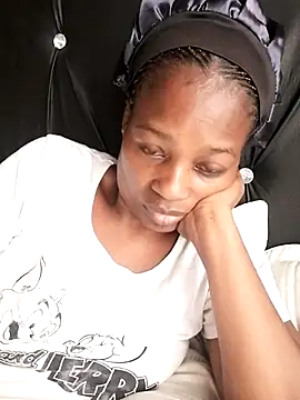 Snapshot of sexylira chatting on November 28, 12:38 pm sexylira online show from November 28, 12:38 pm