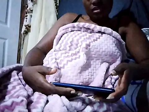 Snapshot of sexylira chatting on April 7, 10:22 pm sexylira online show from April 7, 10:22 pm