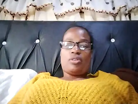 Snapshot of sexylira chatting on May 30, 1:06 pm sexylira online show from May 30, 1:06 pm