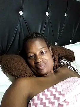 Snapshot of sexylira chatting on November 6, 7:07 pm sexylira online show from November 6, 7:07 pm