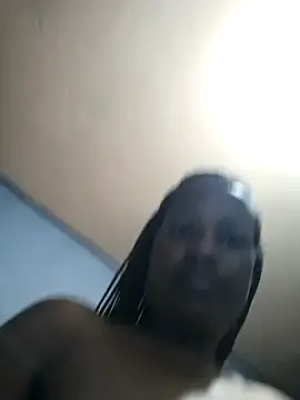 Snapshot of sexylira chatting on October 17, 10:39 am sexylira online show from October 17, 10:39 am