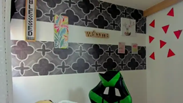 317894 online show from January 13, 7:18 pm