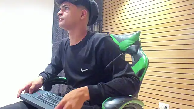 317894 online show from April 9, 5:31 am