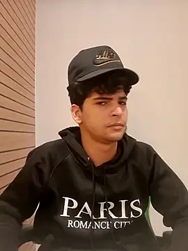 317894 online show from April 6, 8:43 pm