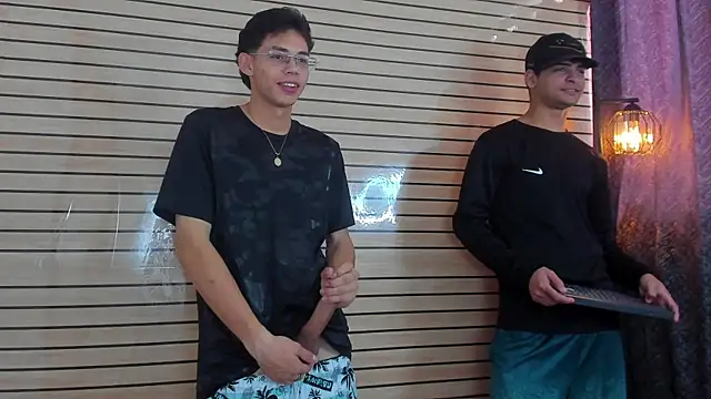 317894 online show from April 7, 4:42 pm