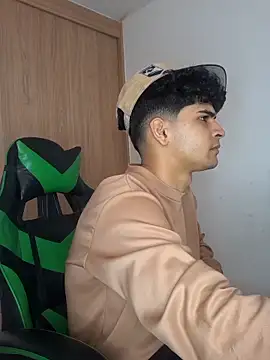 317894 online show from March 6, 4:35 pm