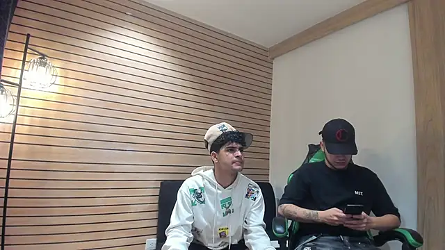 317894 online show from March 18, 7:33 am