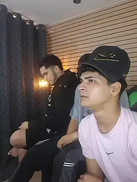 317894 online show from March 20, 10:44 pm