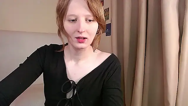 Snapshot of c0ralynx chatting on October 11, 3:29 am c0ralynx online show from October 11, 3:29 am