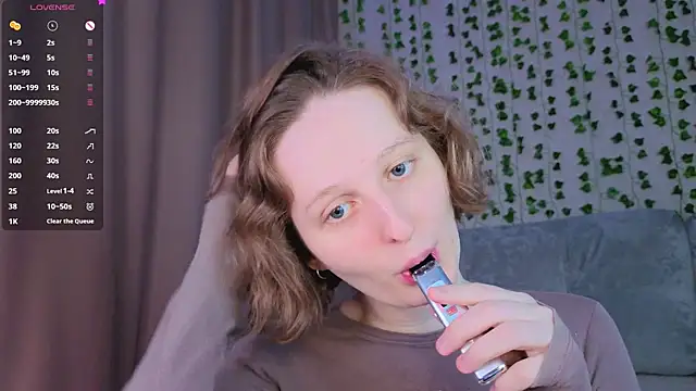 c0ralynx online show from April 1, 4:26 pm