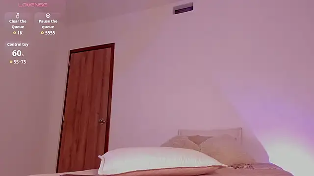 Camile Histon8 online show from October 3, 6:59 am