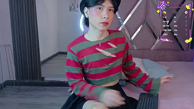 Ash Femboy online show from October 27, 9:49 pm