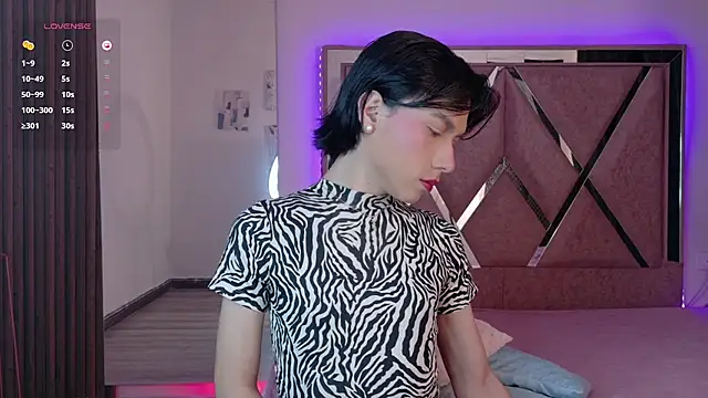 Ash Femboy online show from November 20, 8:09 pm