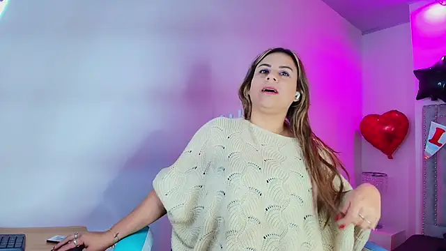 Snapshot of Lia_adamsss chatting on February 12, 3:28 am Lia adamsss online show from February 12, 3:28 am