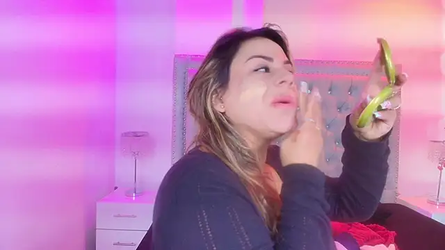 Lia adamsss online show from May 12, 3:03 am