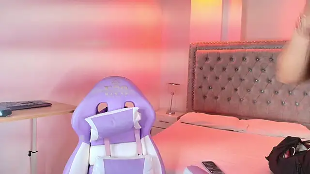 Lia adamsss online show from April 10, 3:35 am