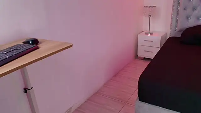 Lia adamsss online show from June 6, 3:56 am