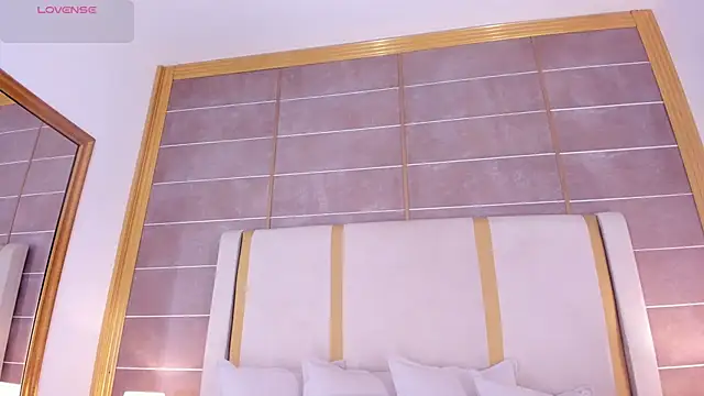 laurencarter1 online show from April 14, 11:10 pm