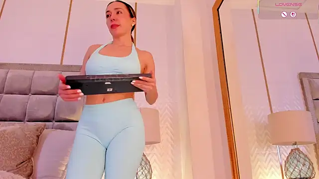 laurencarter1 online show from November 8, 3:32 am