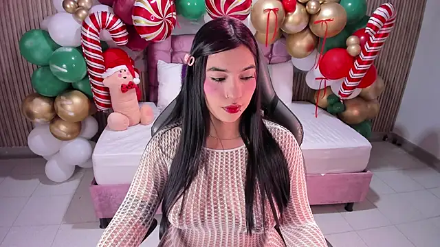 Nicolee19 online show from December 22, 6:41 pm