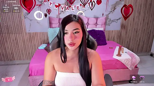 Nicolee19 online show from February 13, 10:59 am