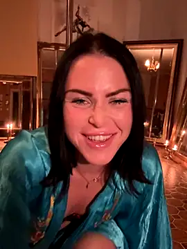 Snapshot of missninasparkle chatting on October 15, 9:56 pm missninasparkle online show from October 15, 9:56 pm