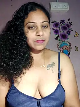 Snapshot of JENNIFERtamil chatting on November 14, 5:38 pm JENNIFERtamil online show from November 14, 5:38 pm
