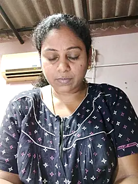 Snapshot of JENNIFERtamil chatting on May 26, 7:39 am JENNIFERtamil online show from May 26, 7:39 am