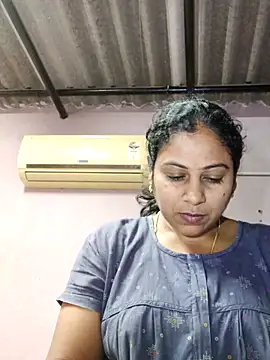 Snapshot of JENNIFERtamil chatting on December 16, 1:15 pm JENNIFERtamil online show from December 16, 1:15 pm