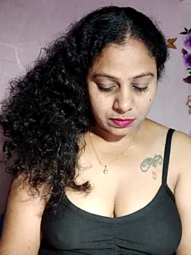Snapshot of JENNIFERtamil chatting on May 23, 6:18 pm JENNIFERtamil online show from May 23, 6:18 pm