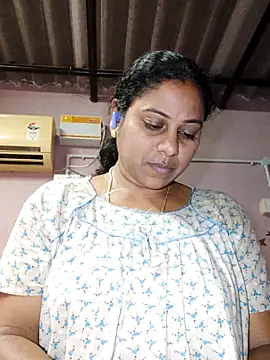 Snapshot of JENNIFERtamil chatting on April 25, 7:55 am JENNIFERtamil online show from April 25, 7:55 am