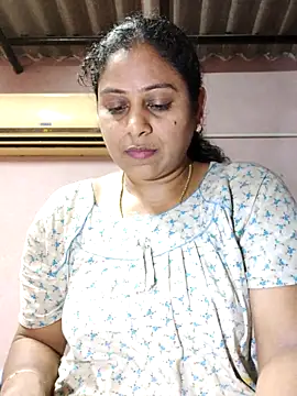 Snapshot of JENNIFERtamil chatting on May 15, 7:50 am JENNIFERtamil online show from May 15, 7:50 am