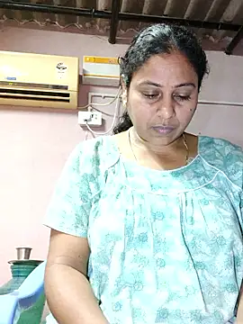 Snapshot of JENNIFERtamil chatting on April 23, 7:48 am JENNIFERtamil online show from April 23, 7:48 am
