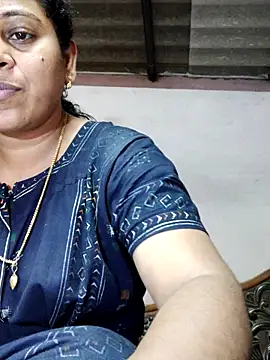 Snapshot of JENNIFERtamil chatting on December 5, 7:40 am JENNIFERtamil online show from December 5, 7:40 am