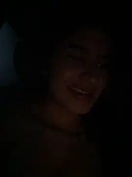 andrea gomes  online show from May 29, 8:53 am