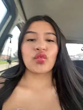 andrea gomes  online show from March 22, 6:09 pm