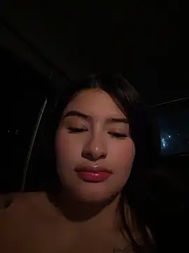 andrea gomes  online show from April 5, 11:55 pm